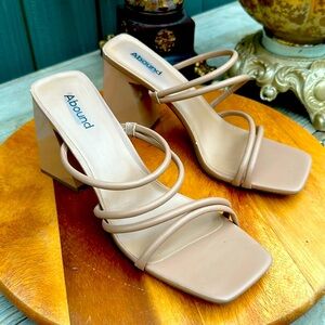 NWOB Abound Austry Strappy Sandal Tan size 11M